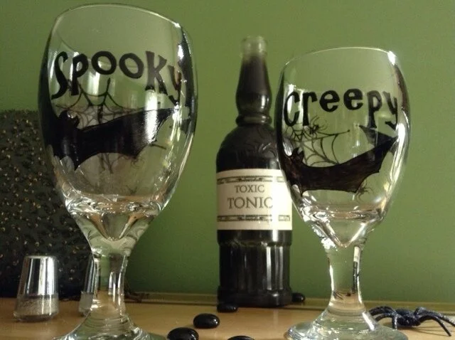 painted_Halloween_goblet_glasses