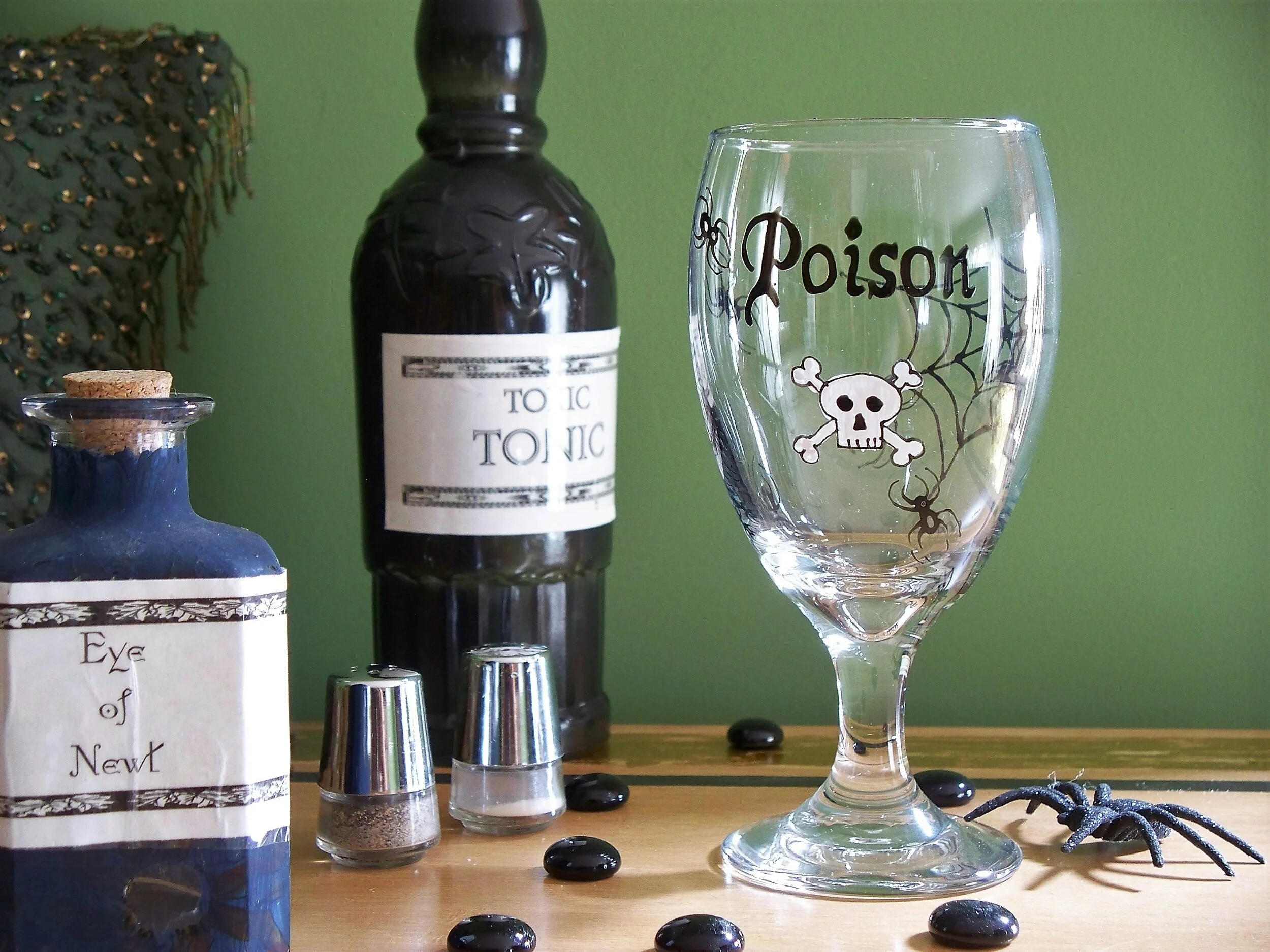 halloween_goblet_glass_posion