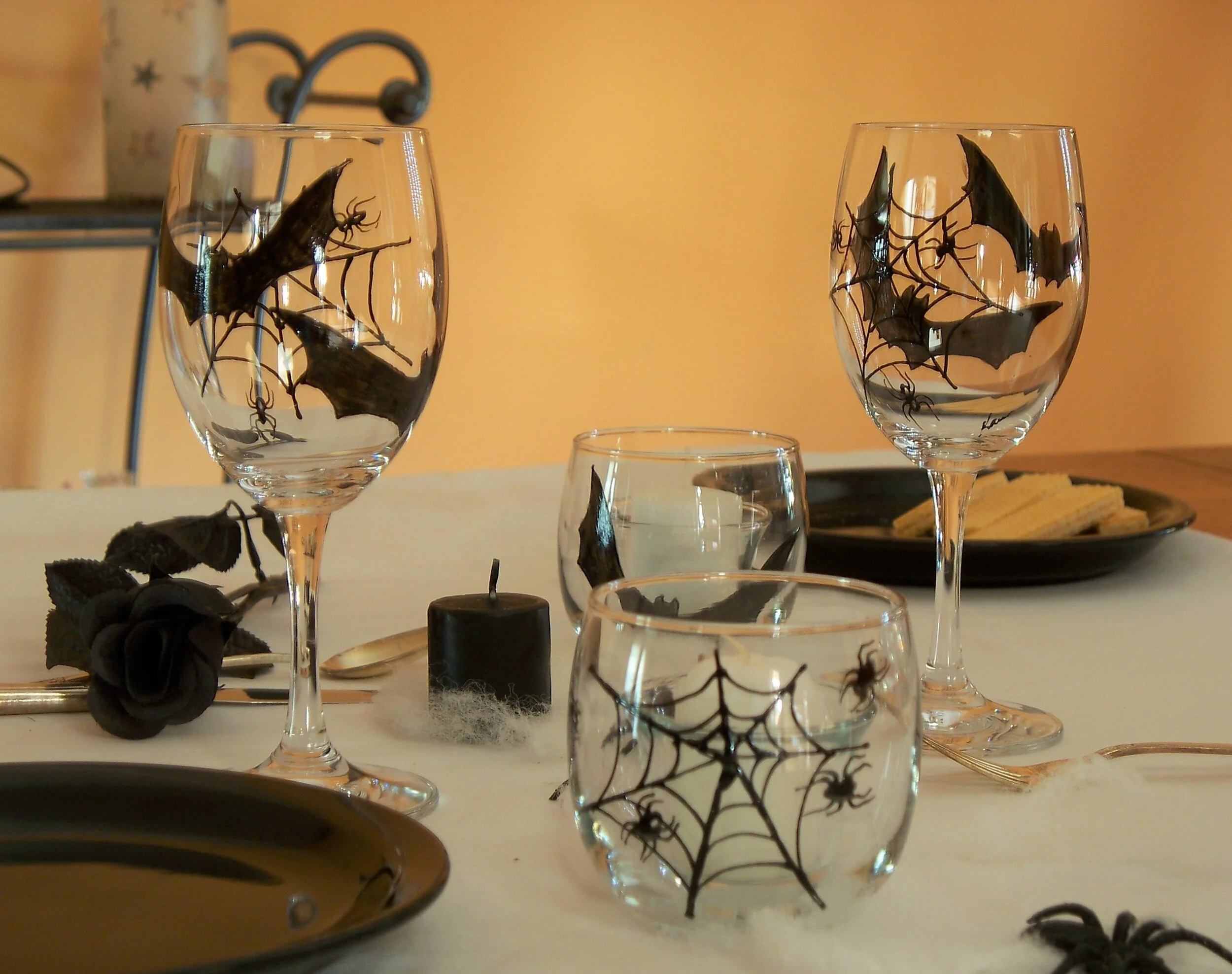 hand_painted_halloween_wine_glasses