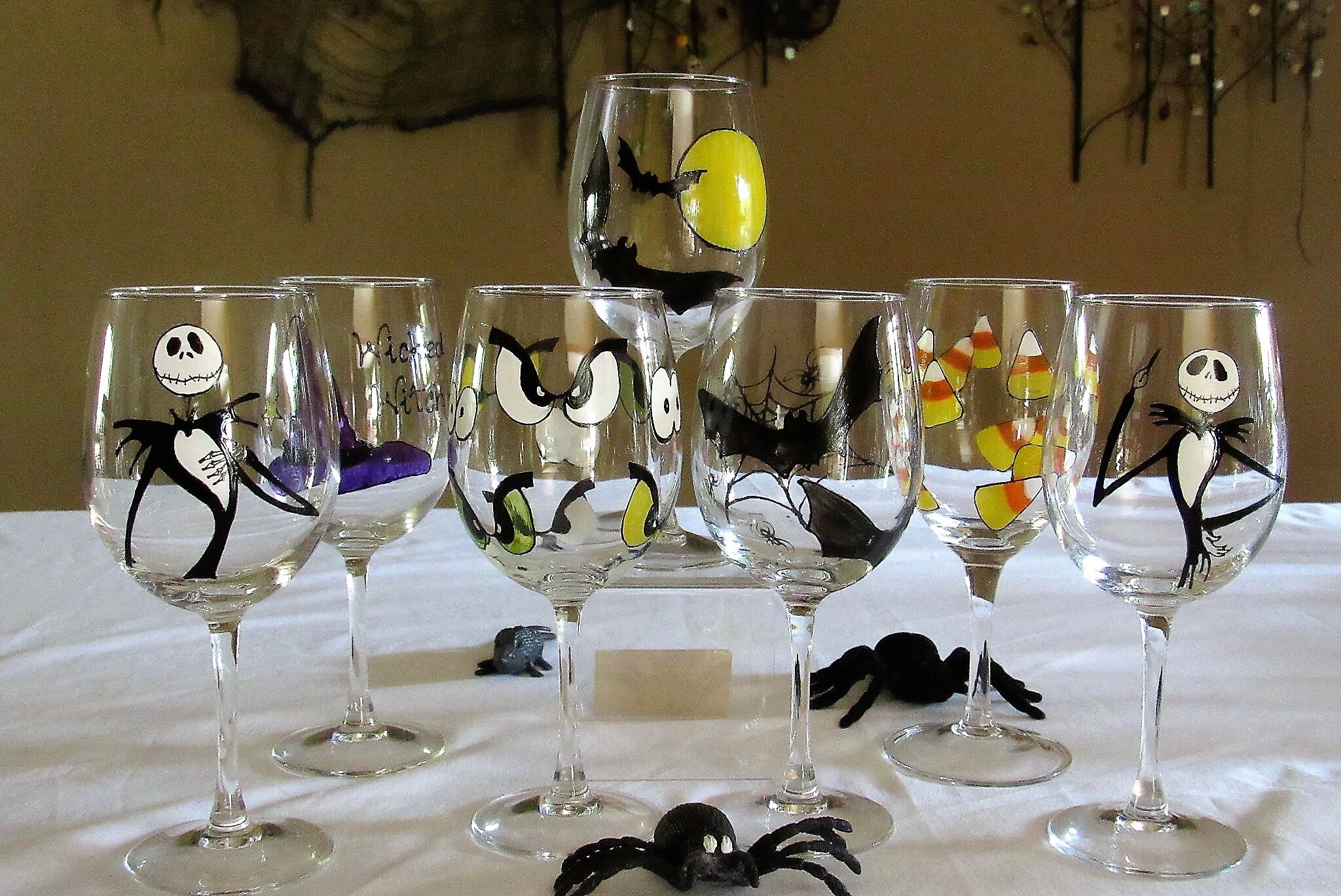 painted_hallween_wine_glasses