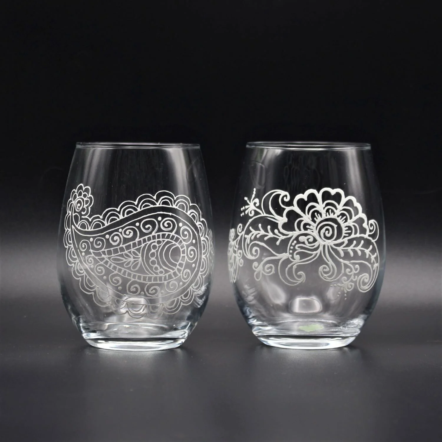 mandala_stemless_wine_glasses_white