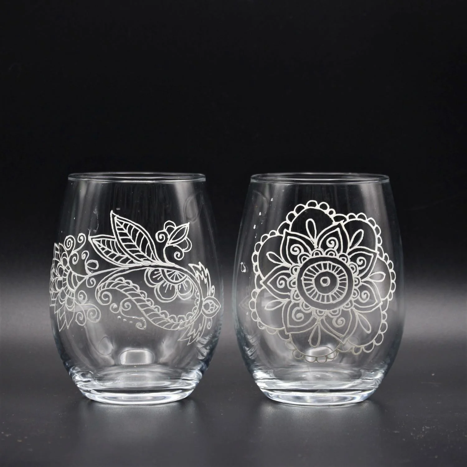 mandala_stemless_wine_glasses_white
