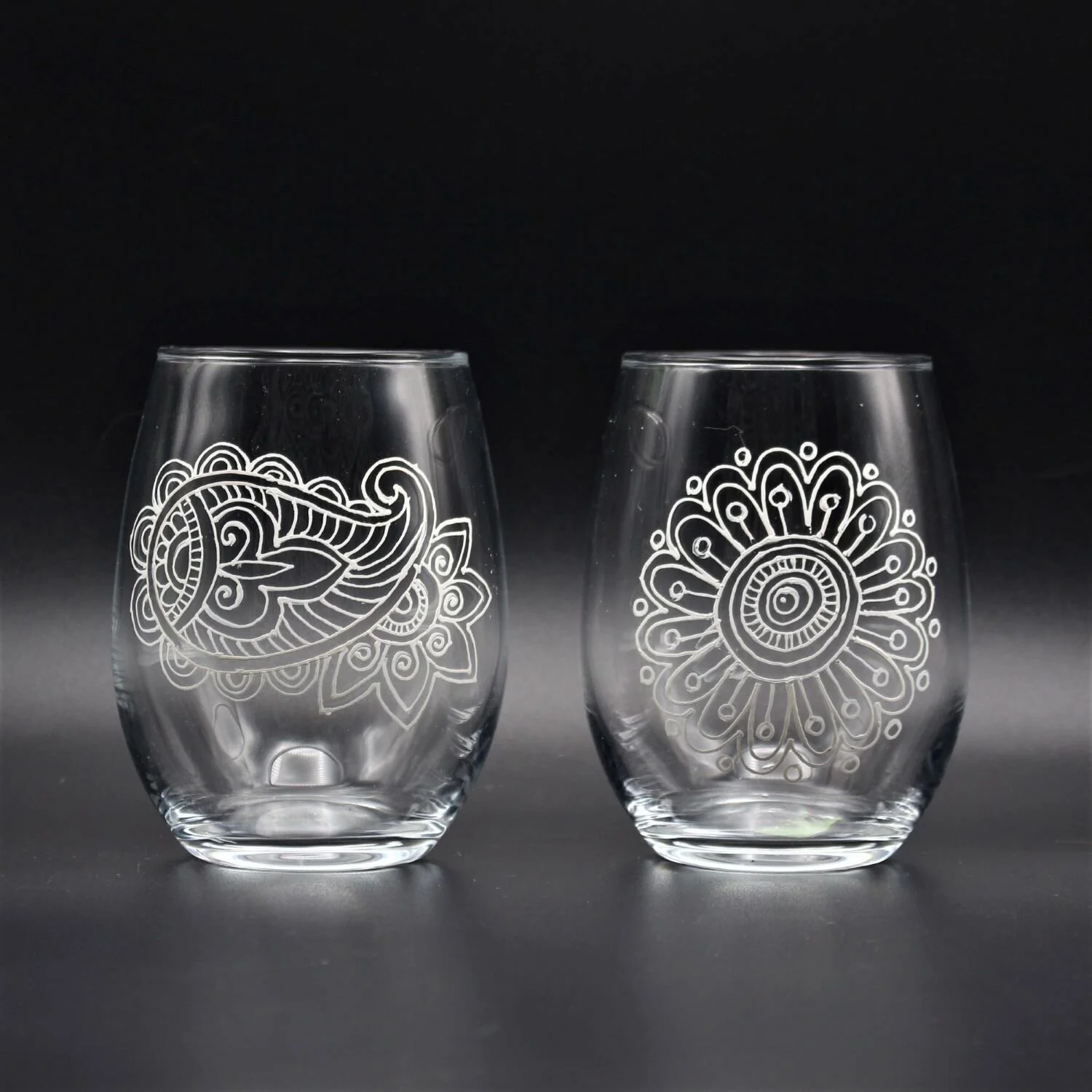 mandala_stemless_wine_glasses_white