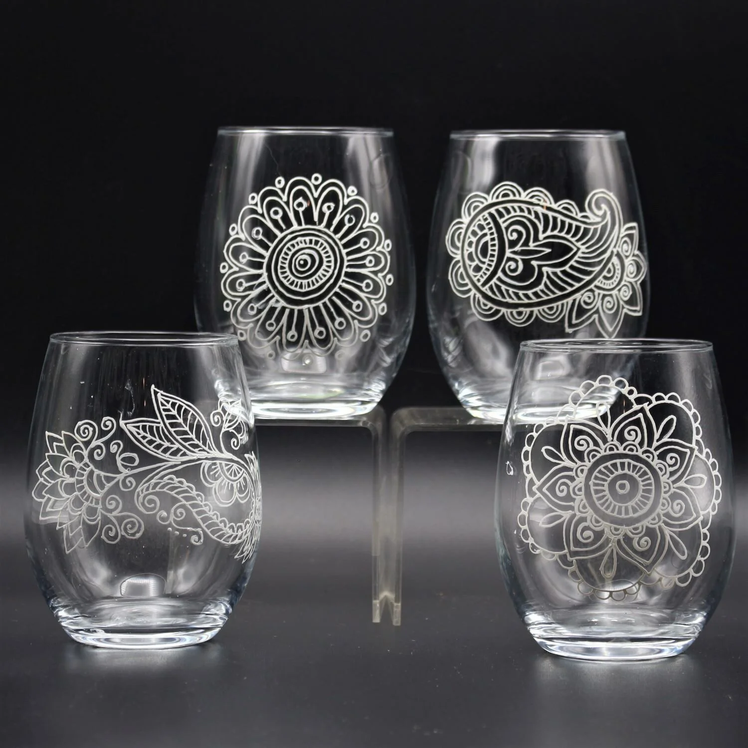 mandala_stemless_wine_glasses_white