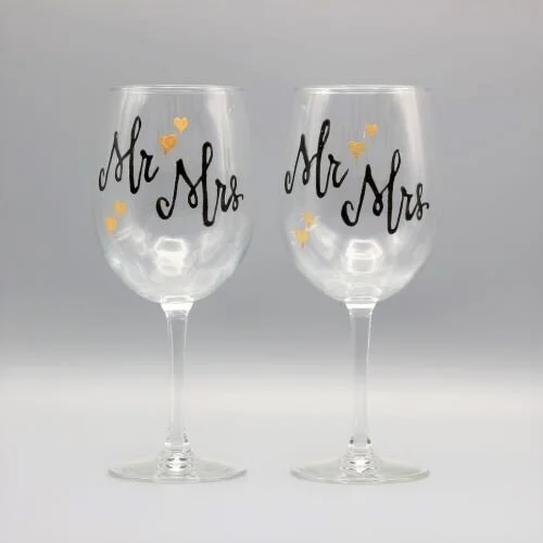 mr_mrs_wedding_wine_glasses