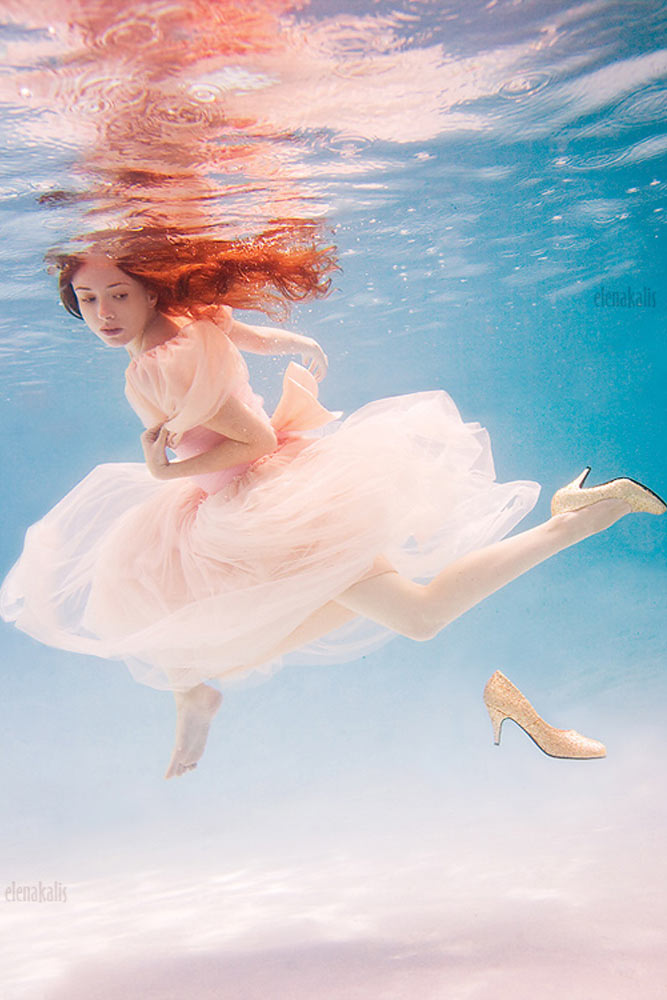 beautiful-women-underwater-photography-8.jpg