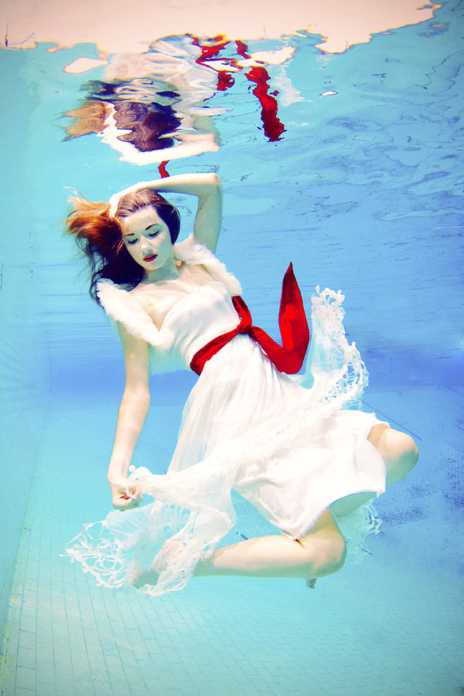 beautiful-women-underwater-photography-7.jpg