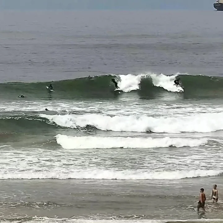 :: fresh fish friday :: Kuru model 5&rsquo;6&rdquo; x 20 3/4&rdquo; x 2 5/8&rdquo; at a fine foiled foam of 33.4L :: @sageguinaldo caught red handed on the @surfline rewind cam :: Futures x Stamps keels ::
