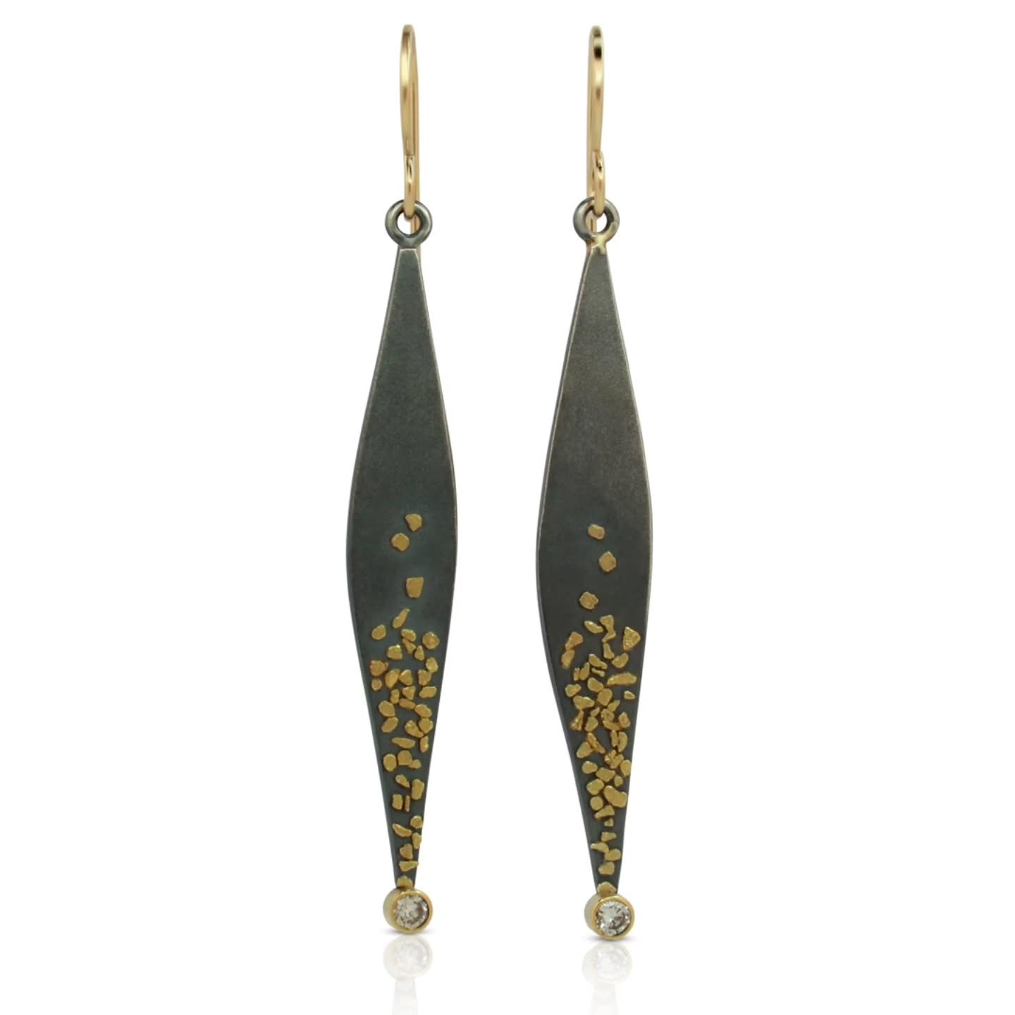 Gold and diamonds heading to Art in the High Desert this weekend. 18k gold, sterling silver, diamonds. 

#artinthehighdesert #goldandsilverearrings #studiojeweler #diamondearrings
