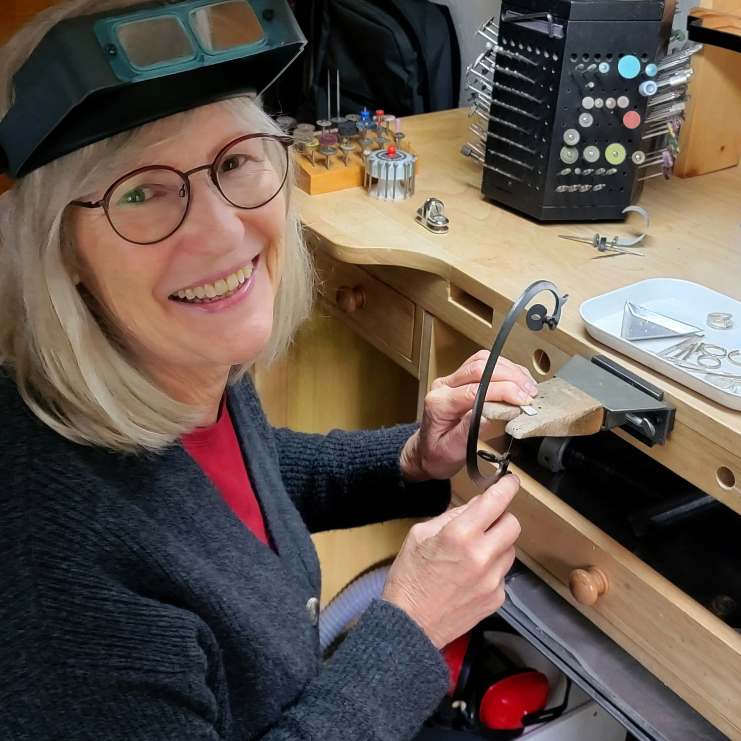 jeweler suzy williamson working at her jewelry bench