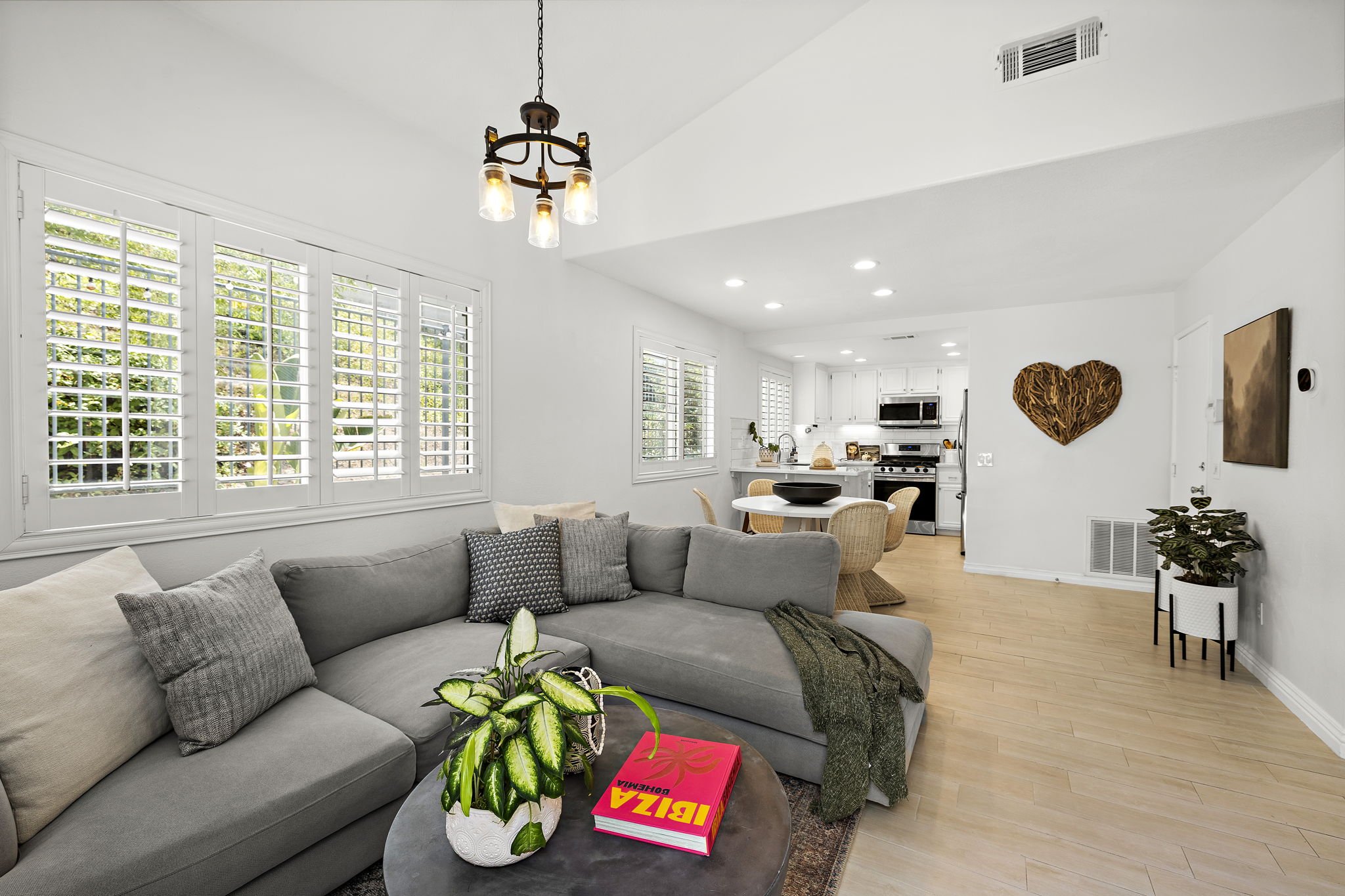 12-web-or-mls-134 Bloomfield 12.jpg
