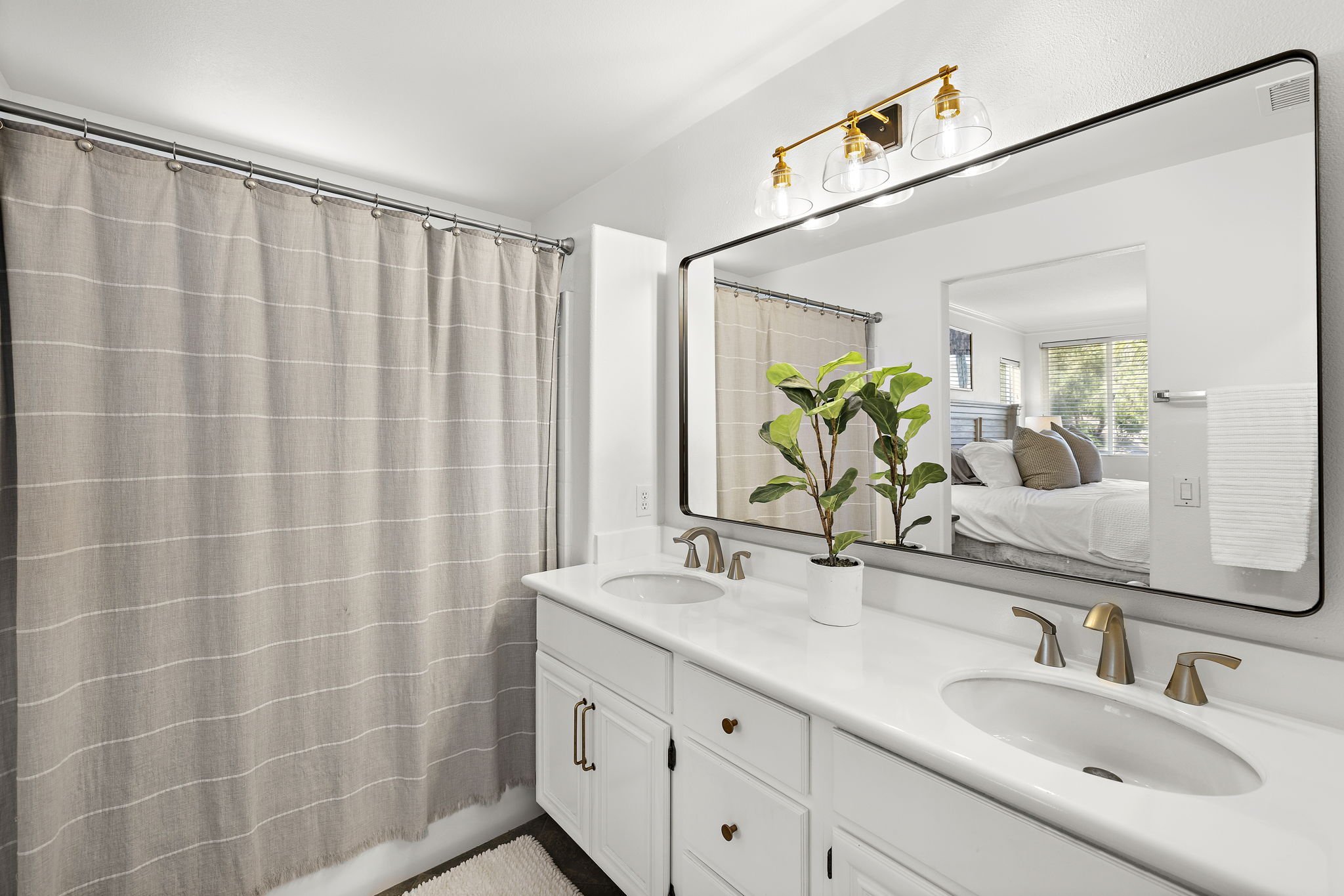 32-web-or-mls-134 Bloomfield 32.jpg