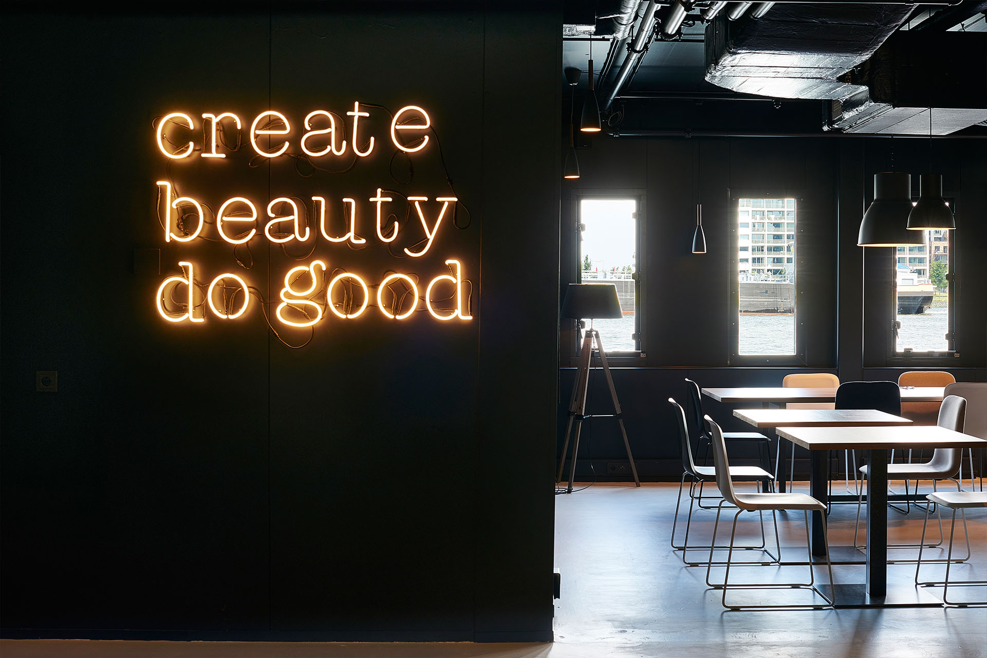 Neon art / Good Hotel Amsterdam is not a (so called) design hotel. We used design to create an experience that embodies the mission of the Good Group: Premium hospitality with a cause. 