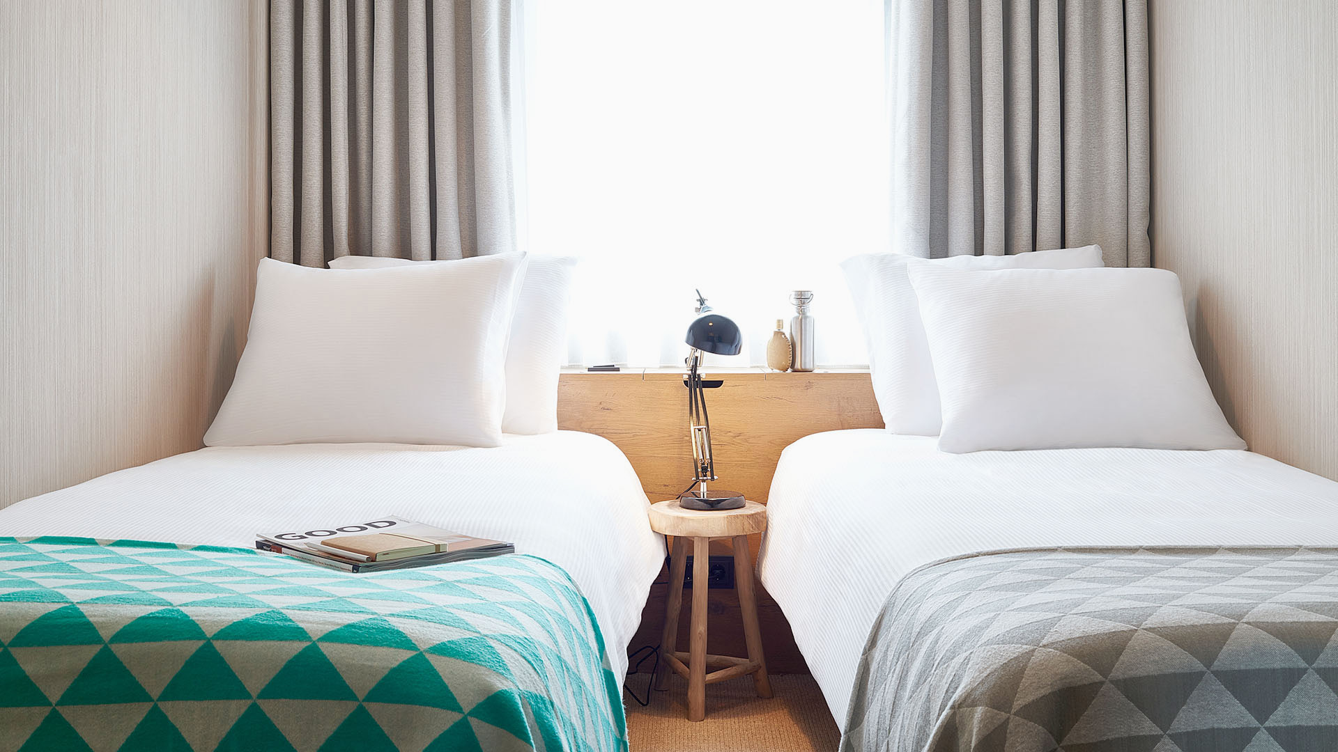 Twin room / Pure is premium.