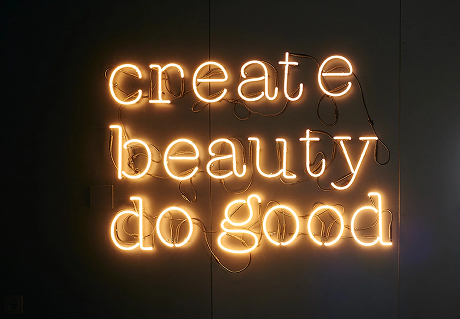 BLOOEY_Remko Verhaagen_create beauty do good.jpg