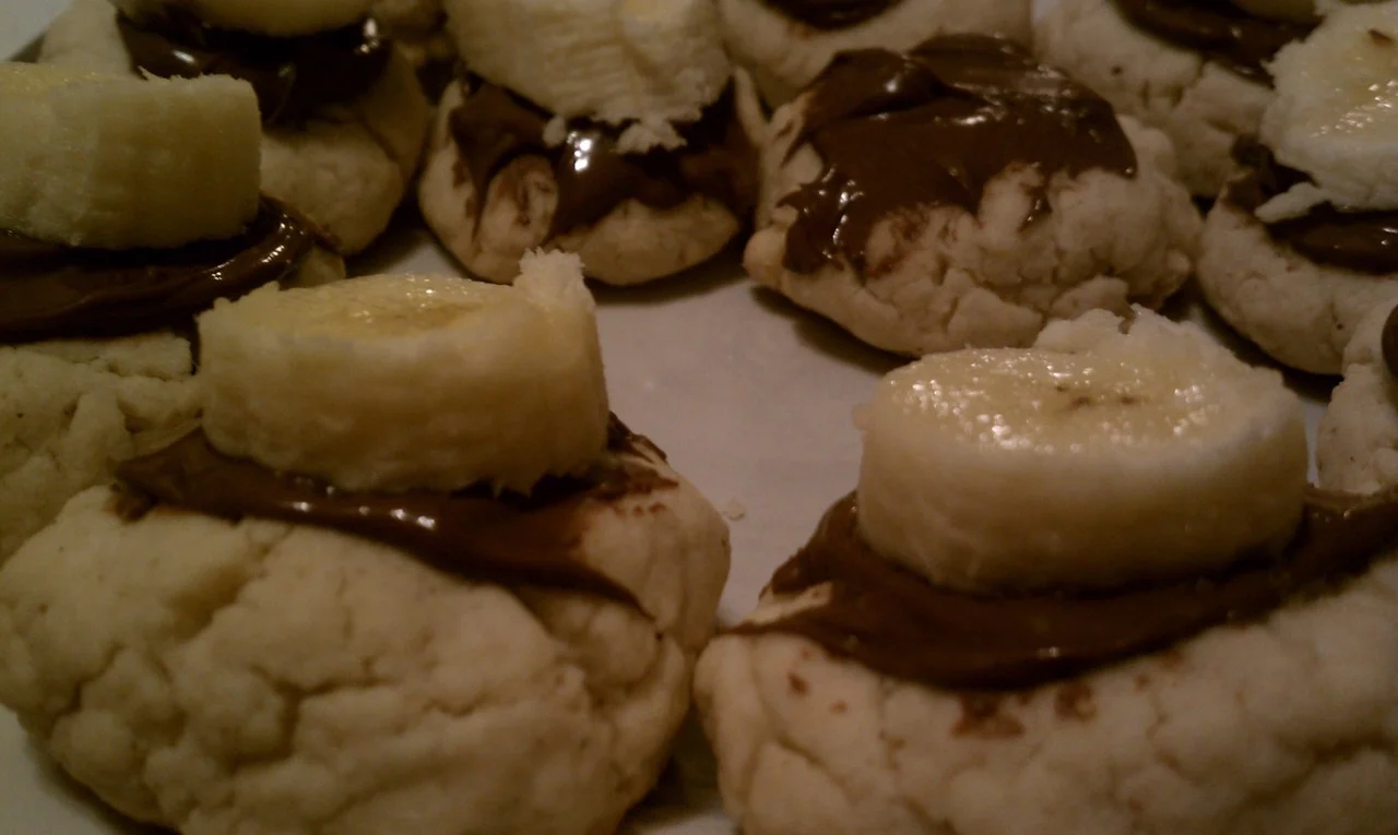 Fun times with Alli and Weixia &ndash; the result:nutella banana and nutmeg cookies on Christmas day&hellip;very interesting