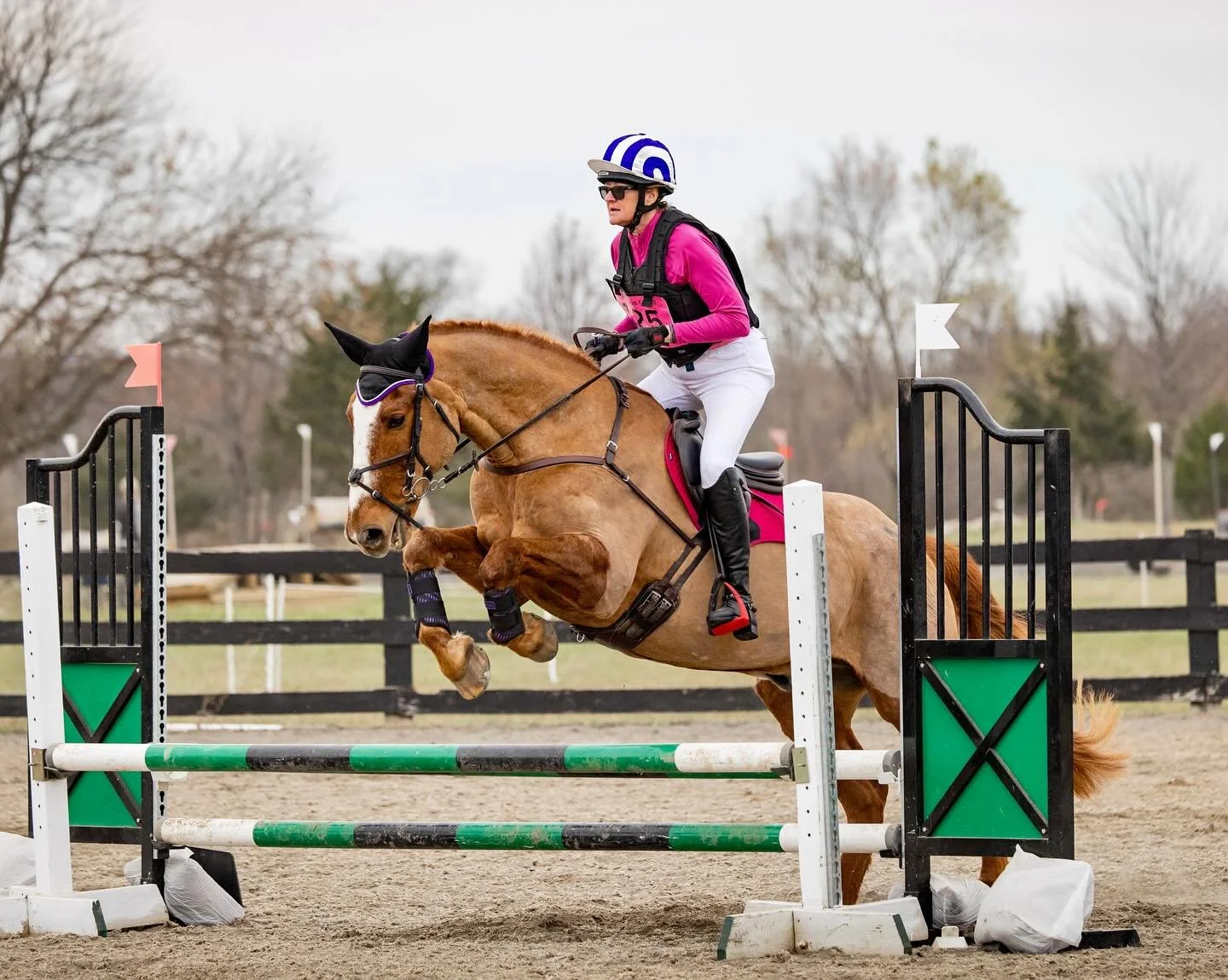 We had a fun filled afternoon on Saturday (I say that now after it&rsquo;s all over 😂) at @huntclubfarms #EventingForTheCure. 

Mango was on 🔥 on the XC and I&rsquo;m gonna have to get fit over the winter to keep up with him 😂 

Thank you for supp