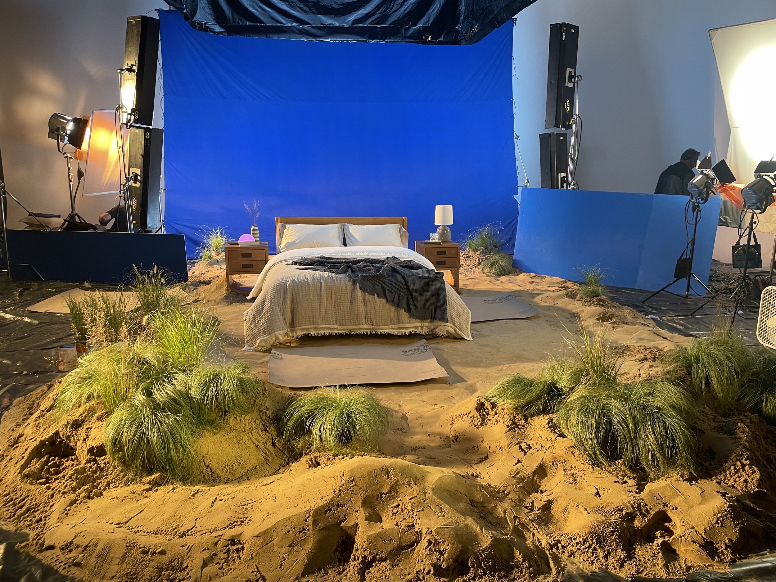 We got the sand and plants in place in about an hour. Removed in less than an hour.
