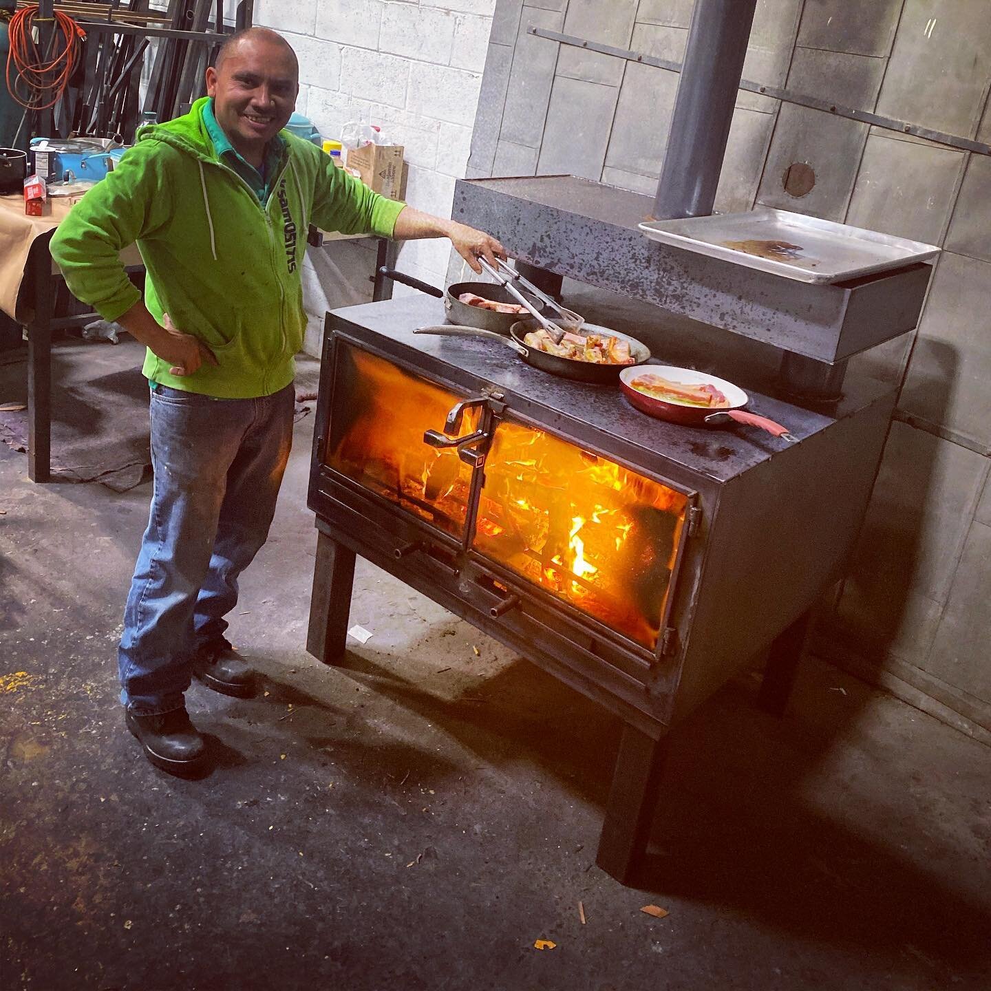 New fall weather means new wood stove at AWM. Including a cooktop for Shorty could possibly be the best idea we&rsquo;ve ever had... 🌮🍗🌶 #lunchisserved