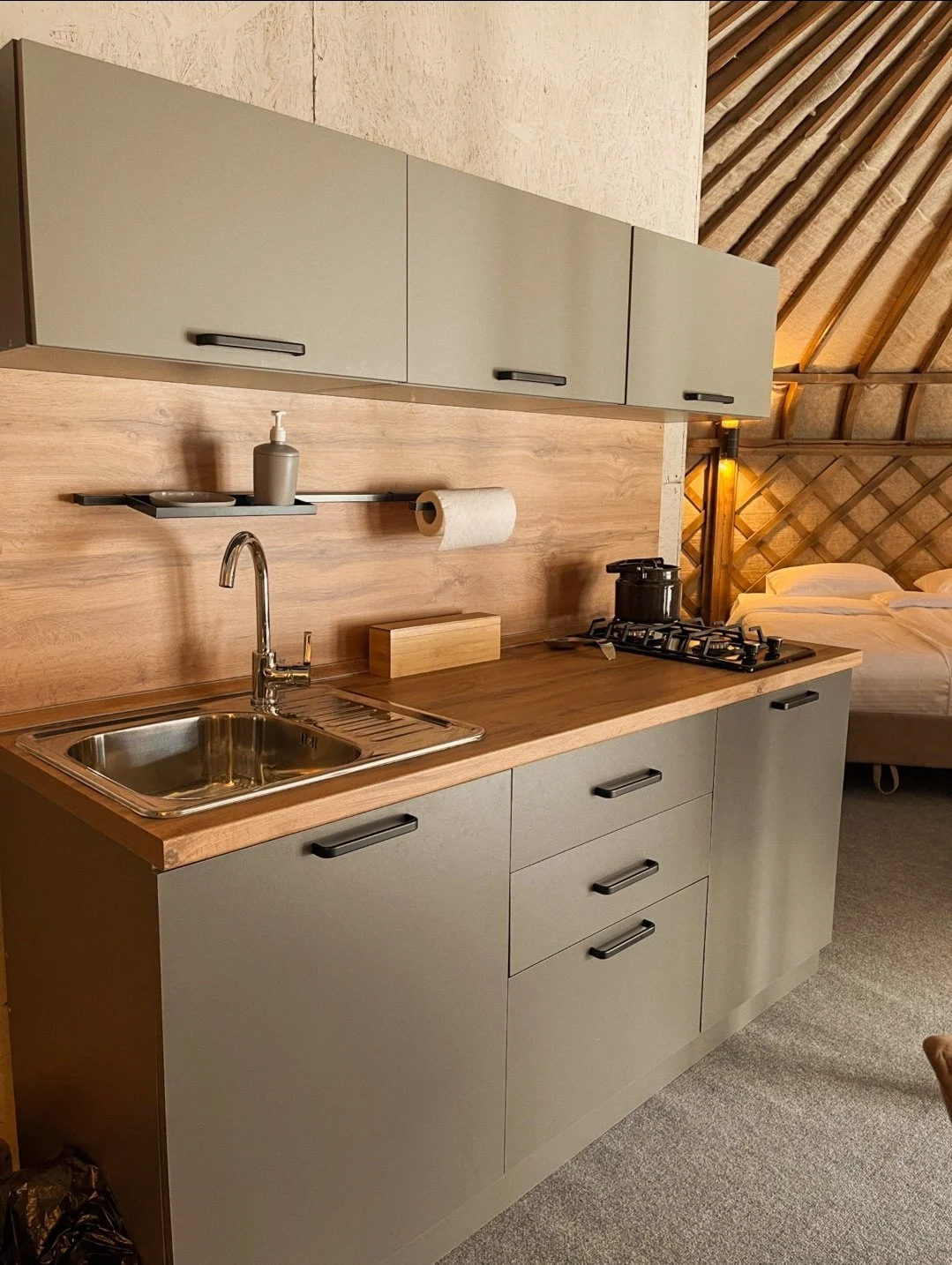 Кухня в Каркасной юрте.jpg