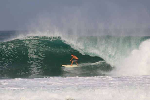 Photo of Surfer in Mexico Waters // Licensing CC0