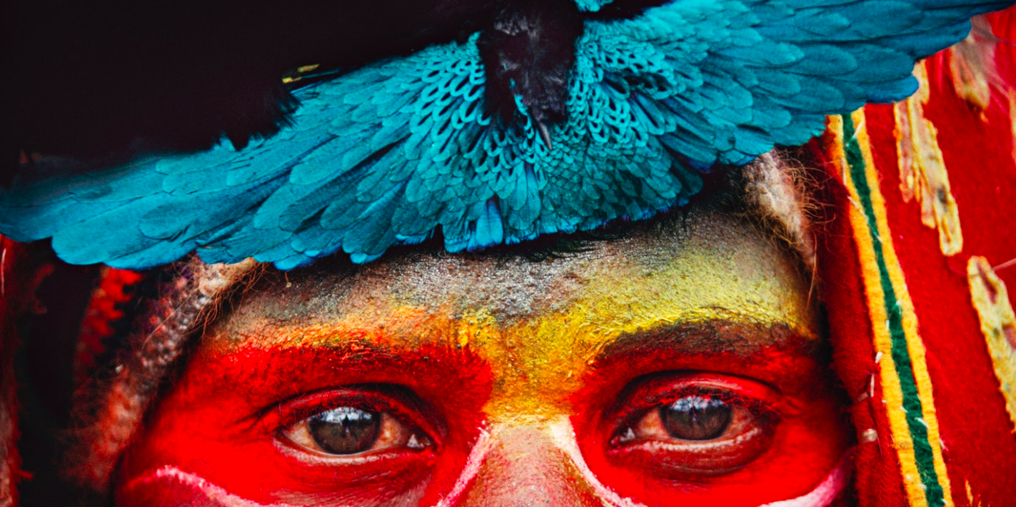 Made from the feathers of birds of paradise, the Indigenous peoples in the highlands of Papua New Guinea pride themselves on elaborate personal decoration. This woman’s spectacular headdress had been passed down from generation to generation. Papua New Guinea