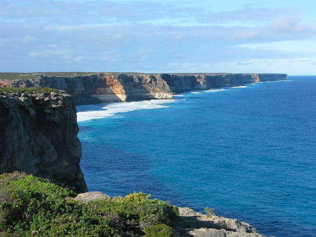 The Great Australian Bight, South Australia. Aussie Oc at English Wikipedia. CC 3.0