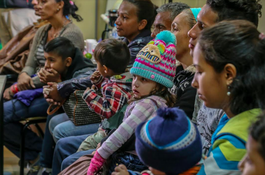 Venezuelan migrants wait at the Columbian boarder to join the millions who have already fled the country. UNICEF Ecuador. CC2.0