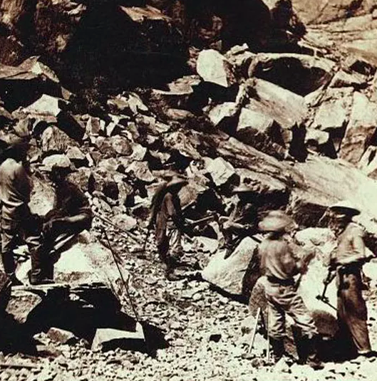 Chinese railroad workers in California’s Sierra Nevada mountains, photographed between 1865 and 1869. Alfred Hart/Library of Congress