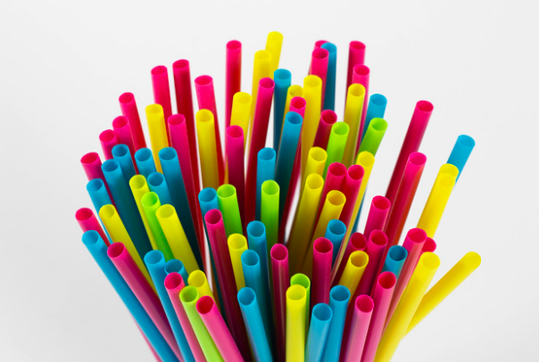 Single-use plastics like straws can harm the environment. Photo by Marco Verch C.C. 2.0.