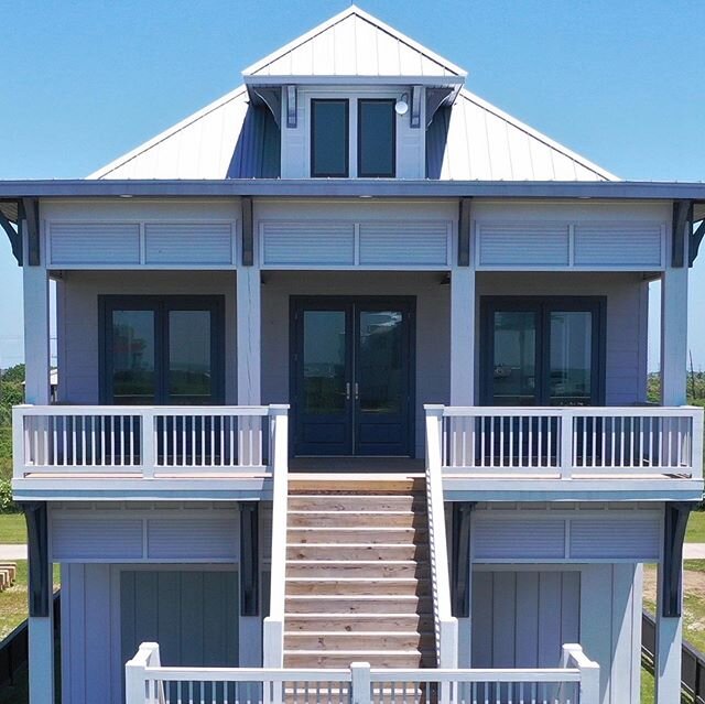 Escape to the Texas Coast in luxury. This move-in ready, beachfront home comes with plenty of room for friends and family. 4 bedroom, 3 bath and 2,250 sqft. Meet us beachside for a community tour! #crystalbeachtx #justlisted #luxuryhomes #beachlife #
