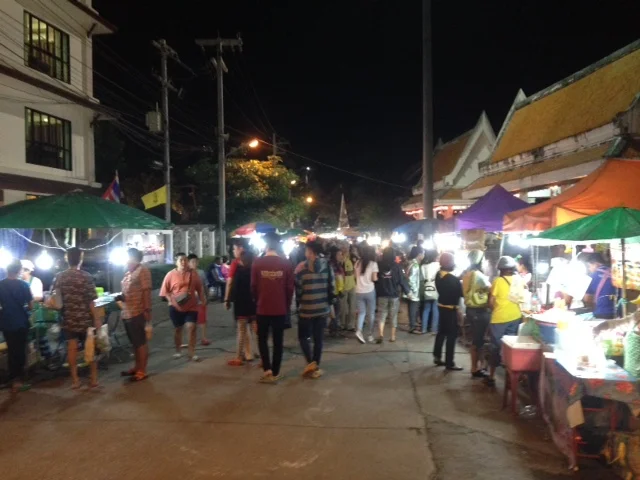 The Nongkhai Saturday night market: we finally made it! Yummy street food.