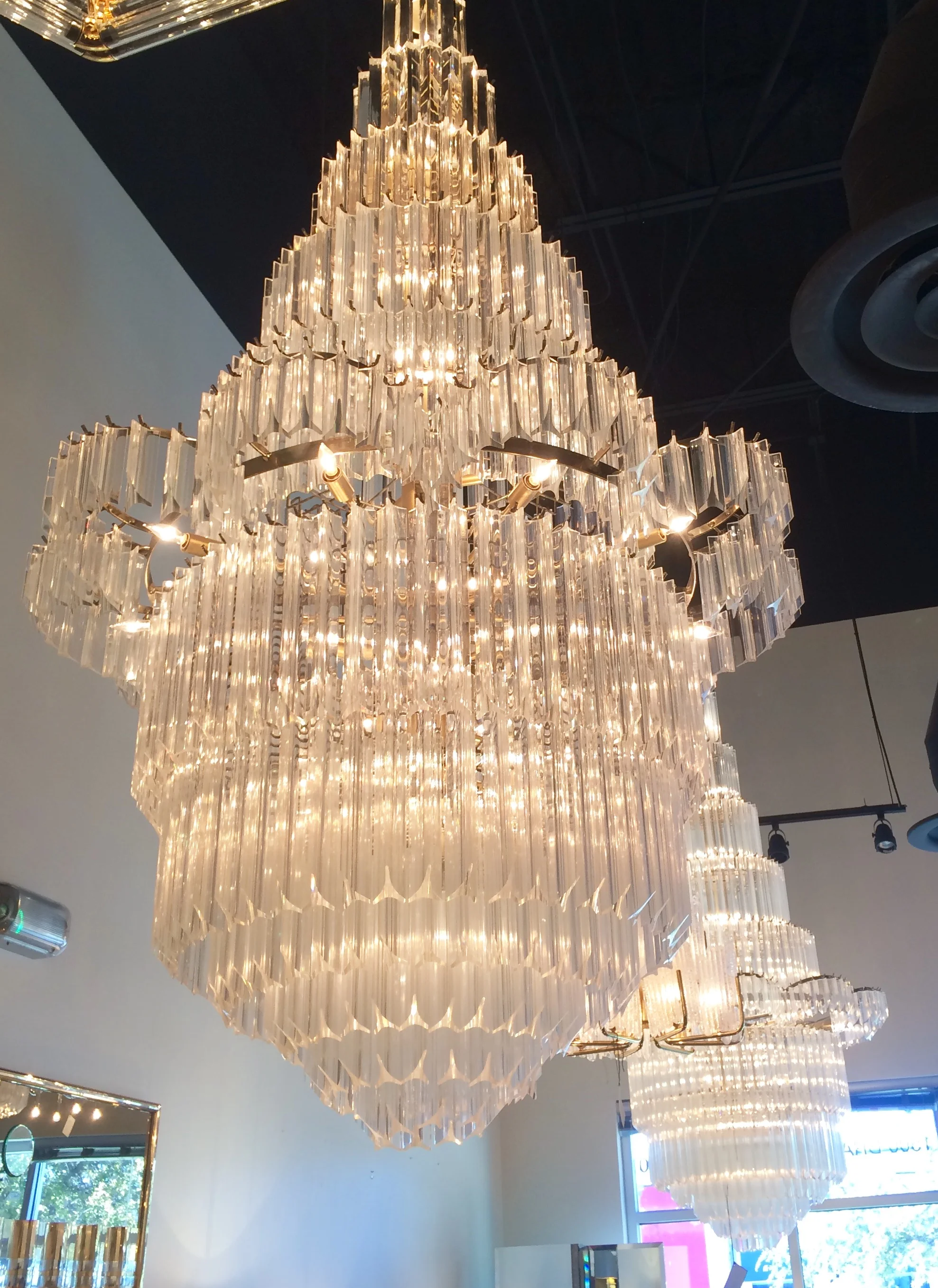 chandelier28.jpg