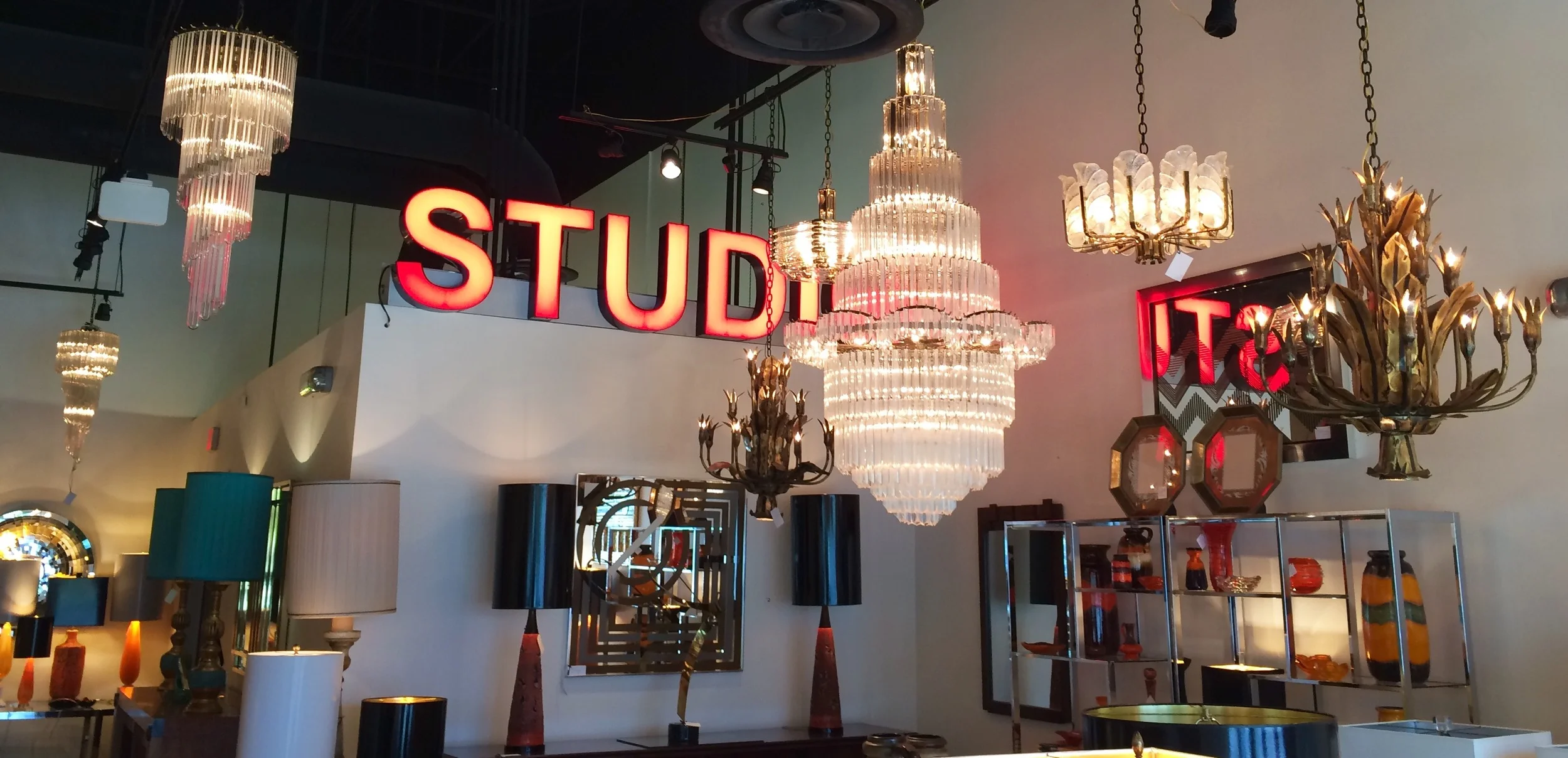 showroom1.jpg