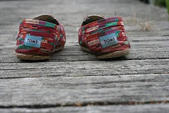 Toms can you heel me? ( Flickr )