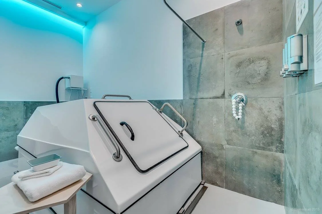 We have 3 Oasis Float Tanks available. They are a more traditional form of sensory deprivation tank in their design and style. Are best suited for the experience floater or the less inhibited / more adventurous first-timer. Simple, effective, consistent that deliver a very womb-like experience. Audio accompaniment is possible. Can float those who are 6’3” tall very comfortably.