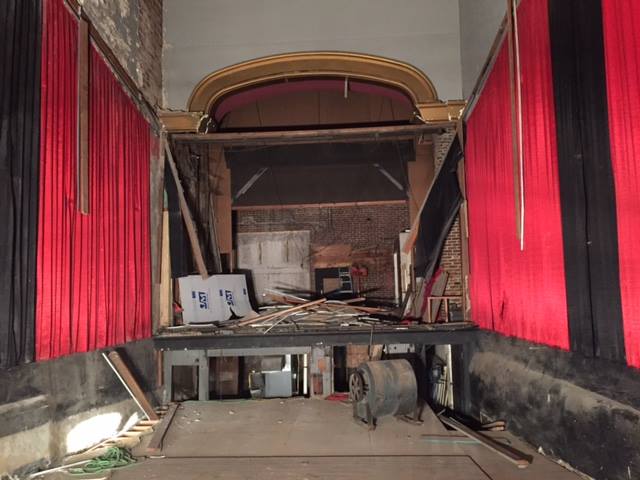 The grand arch is exposed, 2016!