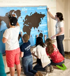 1GLOBEmural1.jpg