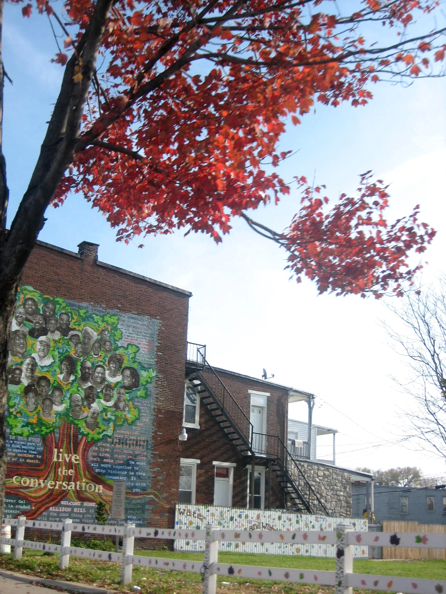 1 derry street mural and contexte.jpg