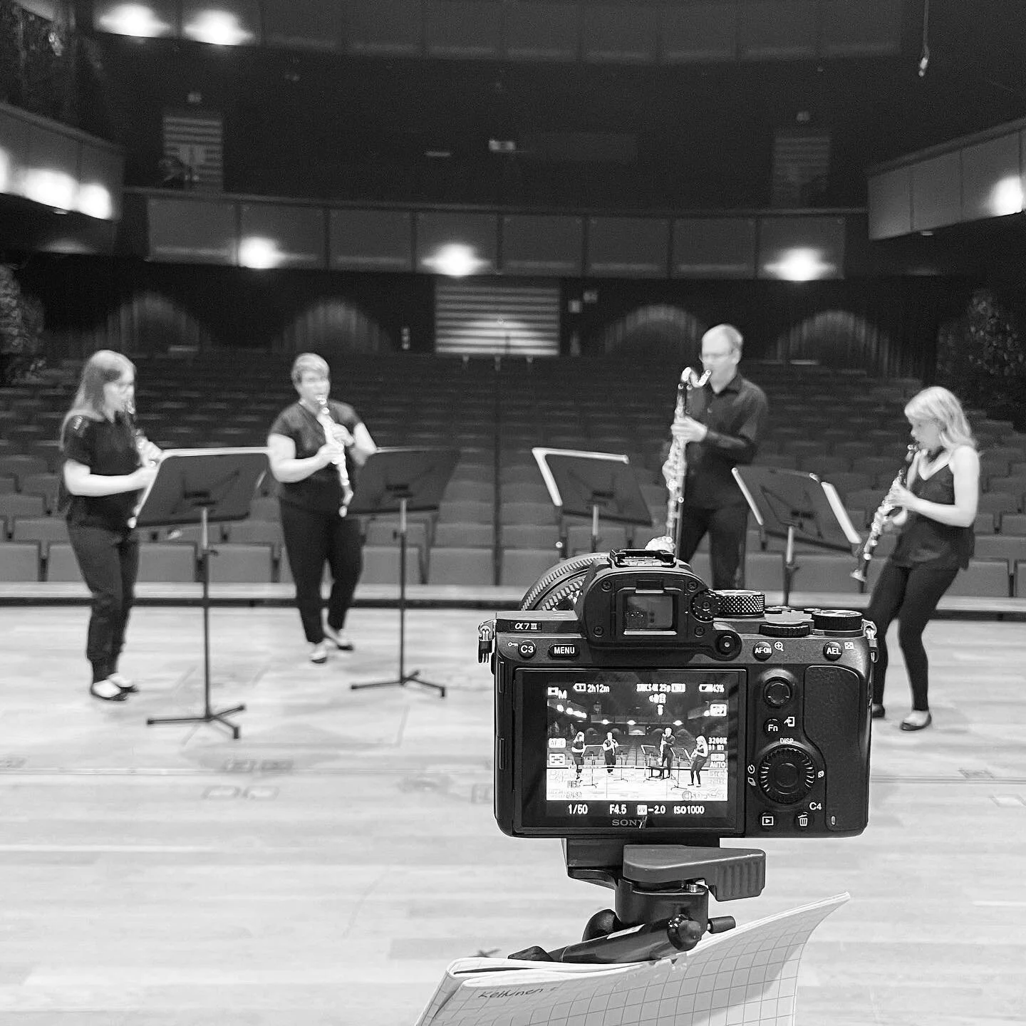 Konserttivideomme on melkein valmis 🤩! Lopputulos on n&auml;ht&auml;vill&auml; ClarinetFest 2021 -tapahtumassa 30.-31.7.

Konsertissa kuullaan Tuomas Kettusen (@tuomas_kettunen) &rdquo;California Diaries&rdquo; ja Juha Piston &rdquo;AD 2017 - Three 