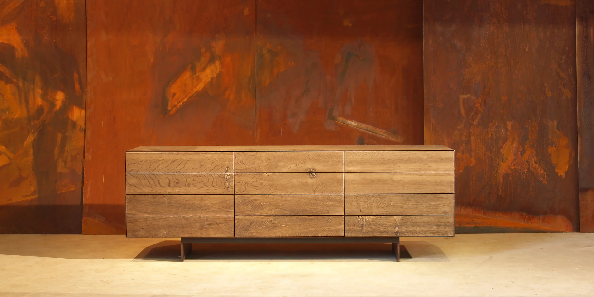 sideboard mooreiche / schwarzstahl gerostet