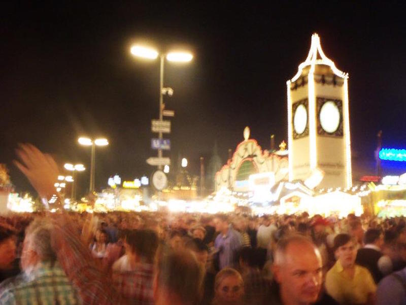 oktoberfest-2011-aka-the-aussie-invasion-8.jpg