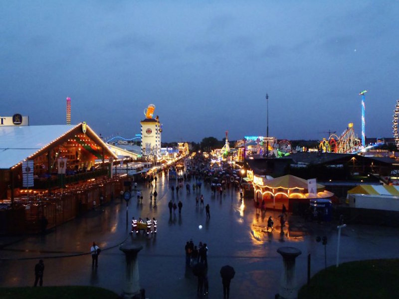 oktoberfest-2011-aka-the-aussie-invasion-10.jpg