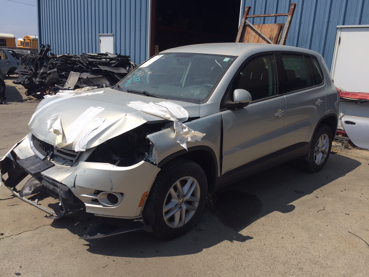 Parting Out 2012 VW Tiguan