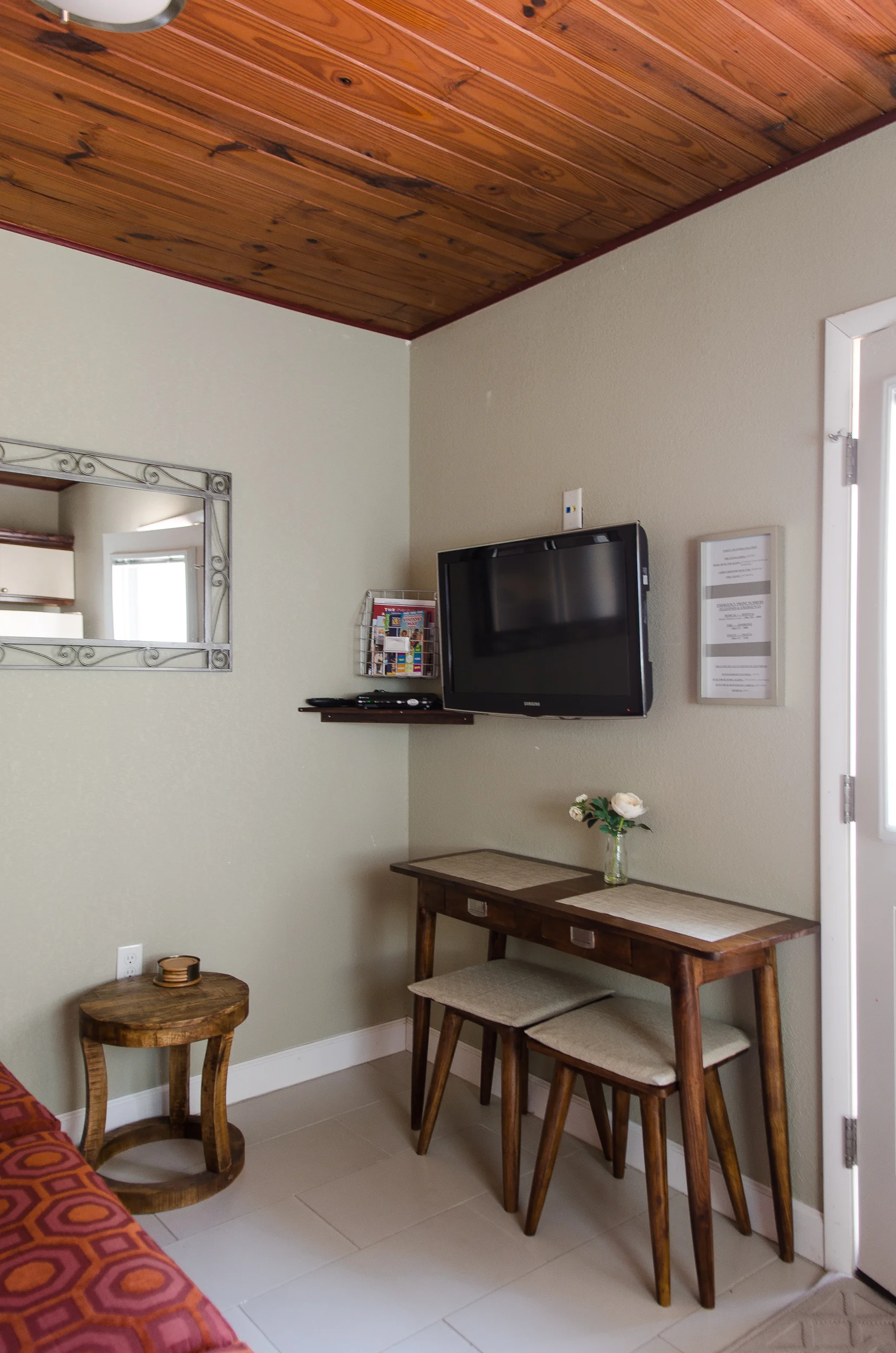 DaytonaBeach-Cottage-AirBnB-16.jpg