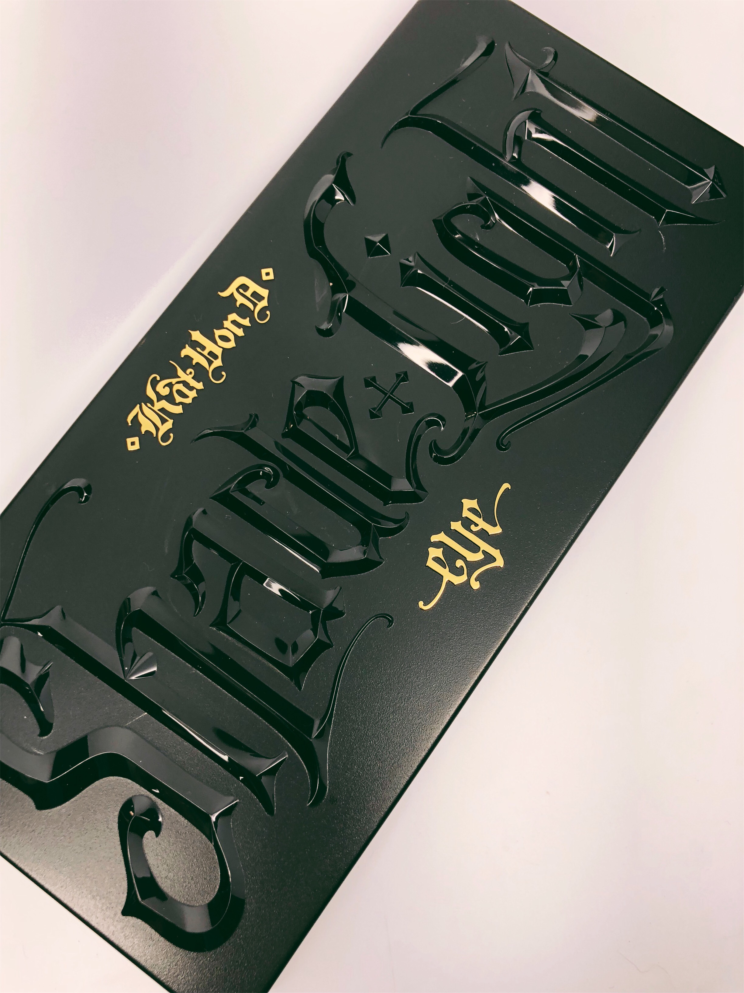 Kat Von D Shade and Light Eye Contour Palette Look