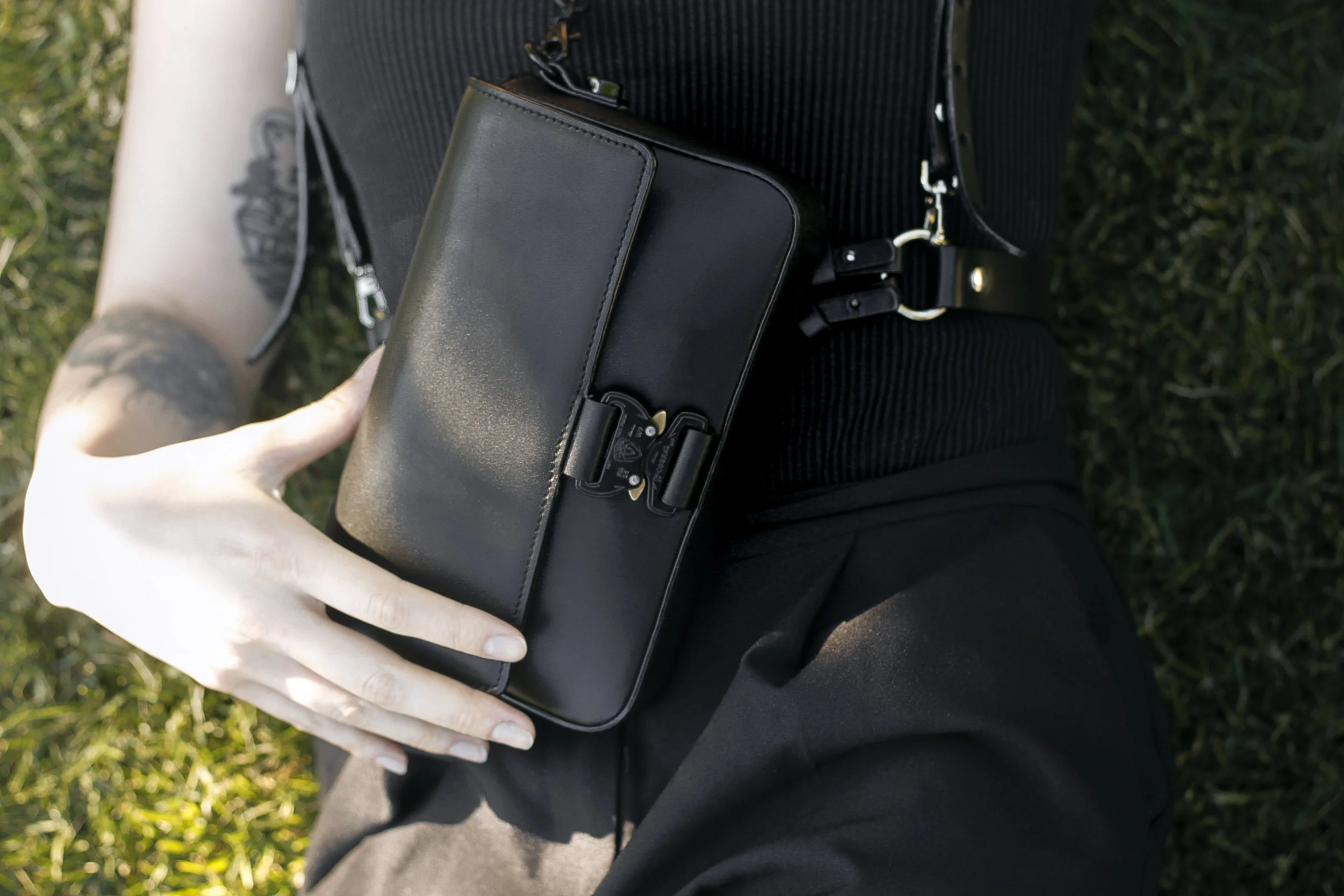 COBRA CROSSBODY BAG (2018) vegetable tanned leather / AustriAlpin buckle photo by logan steele
