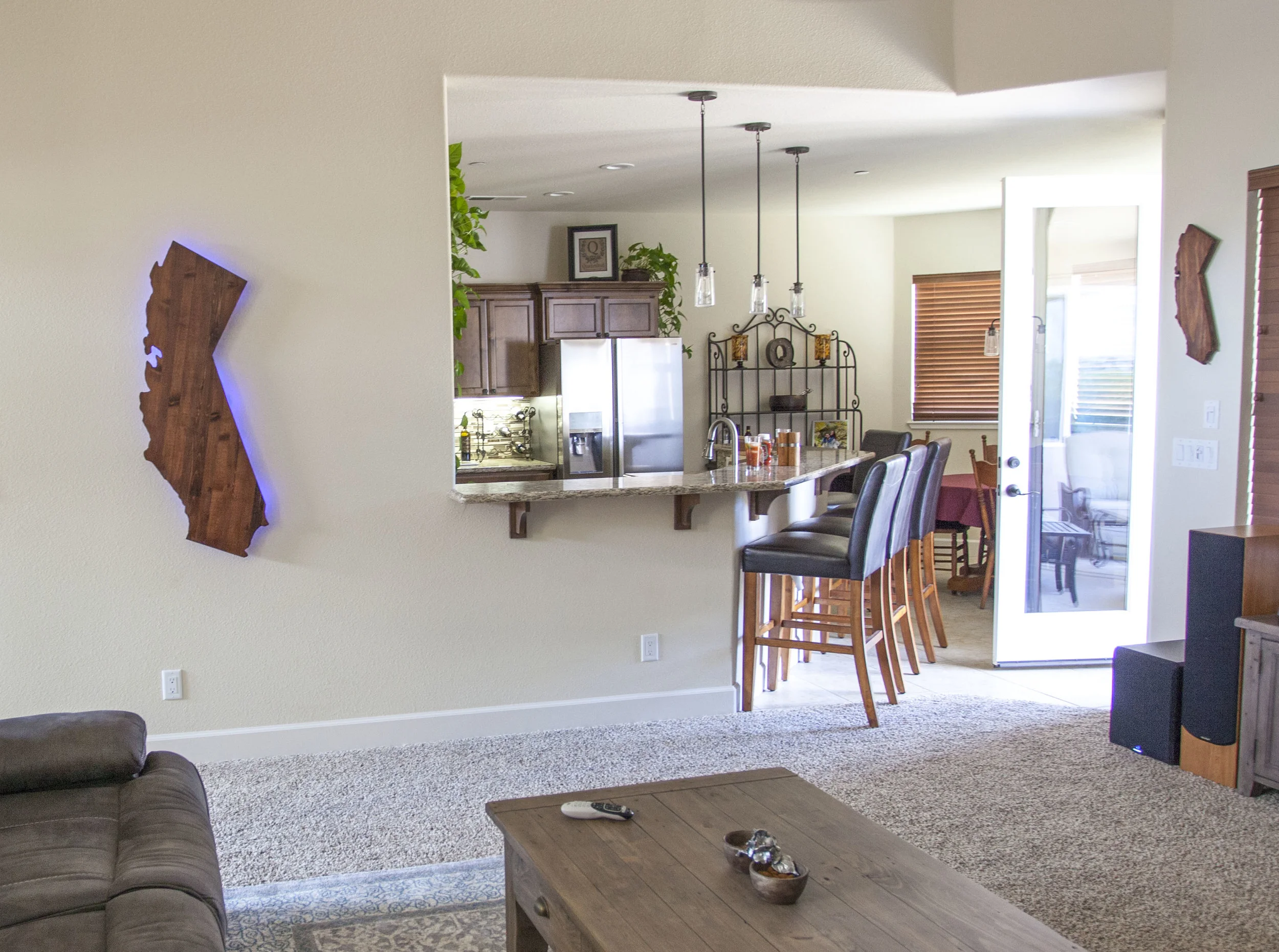 Living Room 2.jpg