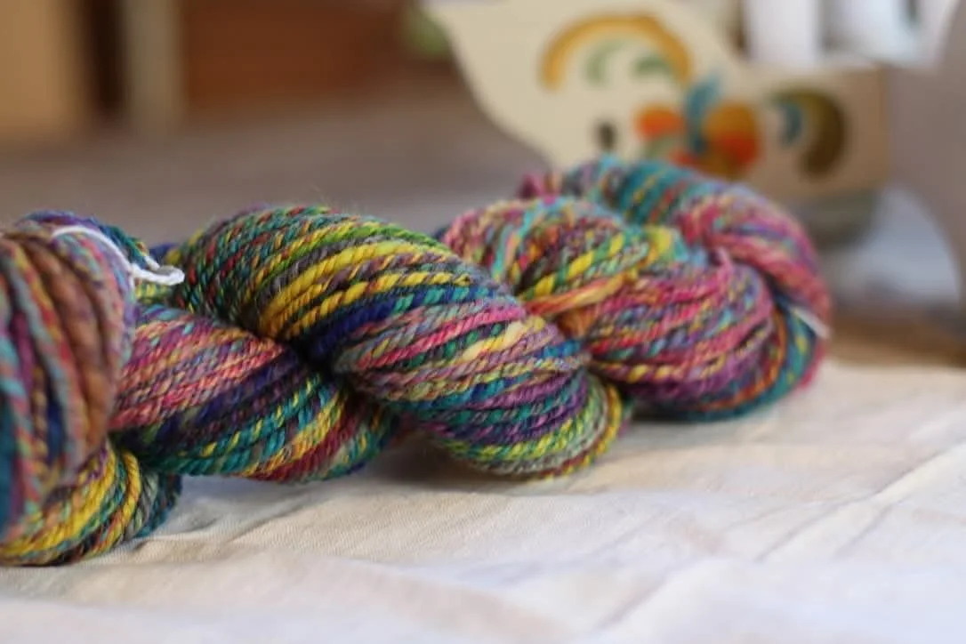 This skein of leftover BFL odds-and-ends was an absolute delight and will find a home on some pocket loom kits for Fiber Fest in the fall! 
#weaving #spinning #handspun #bluefacedleciester