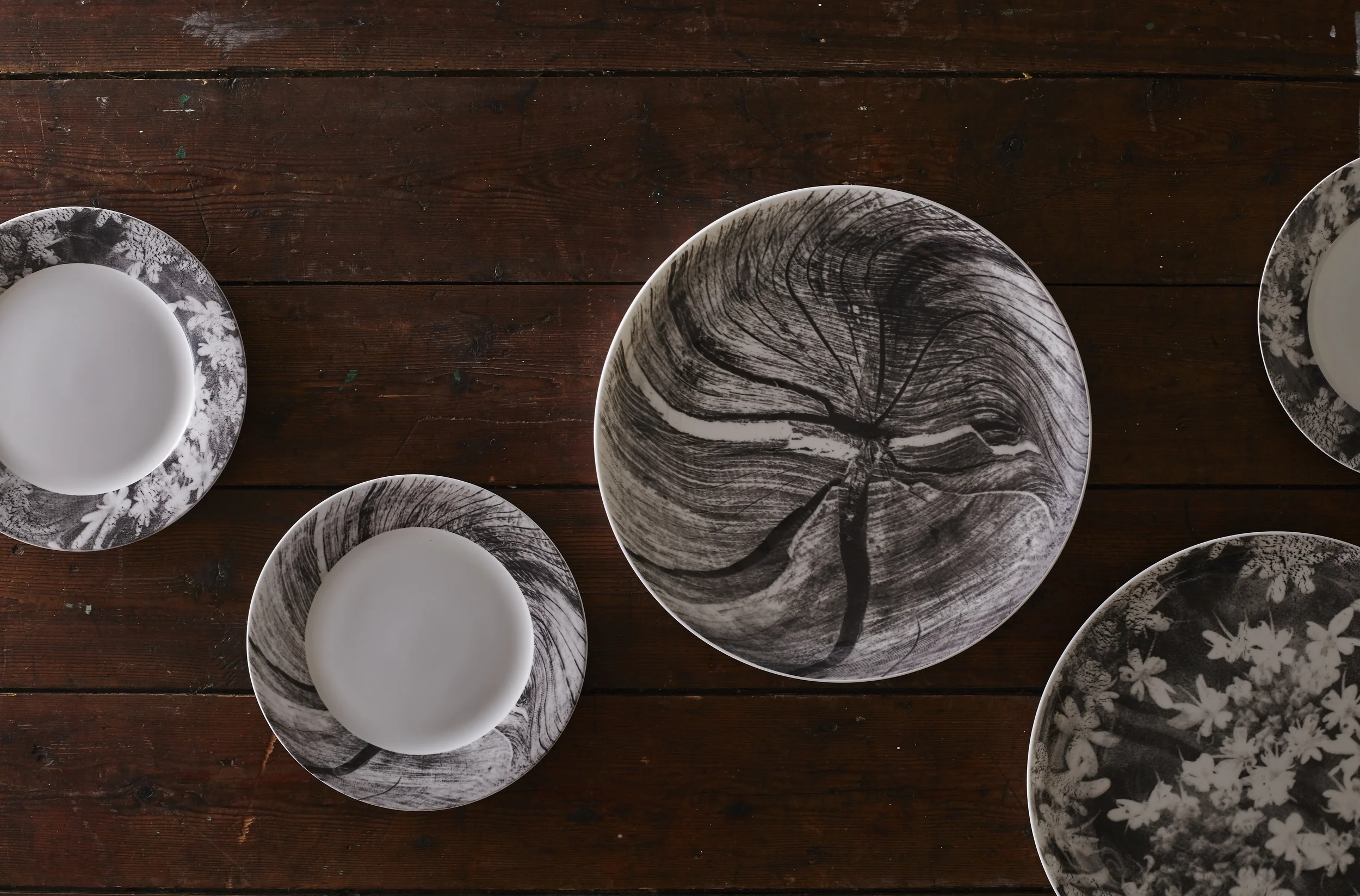 Woodcut and Wood Anemone Dinner and Side plates